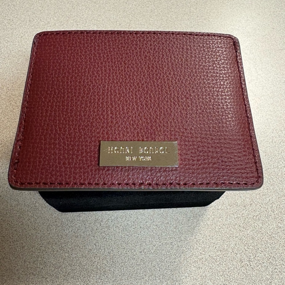 Henri Bendel New York Card Holder - Picture 4 of 5